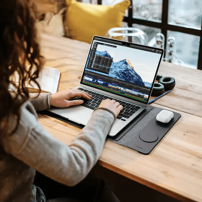 4 in 1 Wiresless Charging Laptop Sleeve ( Limited Time Offer)